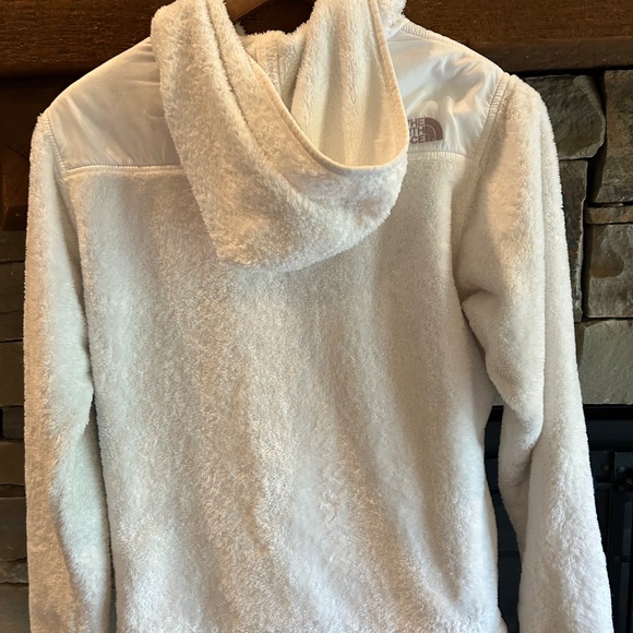 North Face Women’s Fleece Jacket - Picture 5 of 6